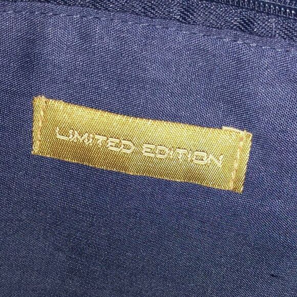 Limited Edition large capacity tote! - Picture 9 of 9